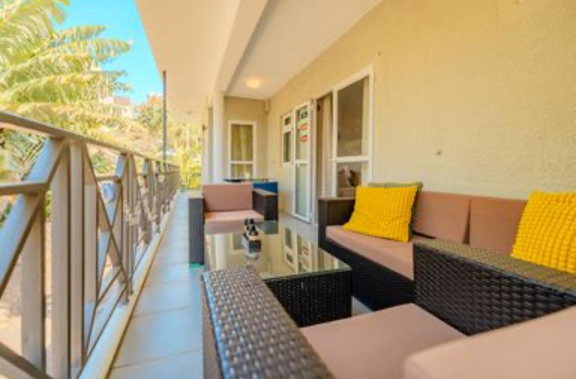 Pereybere Beach Paradise 4 Bedroom Apt Exterior photo